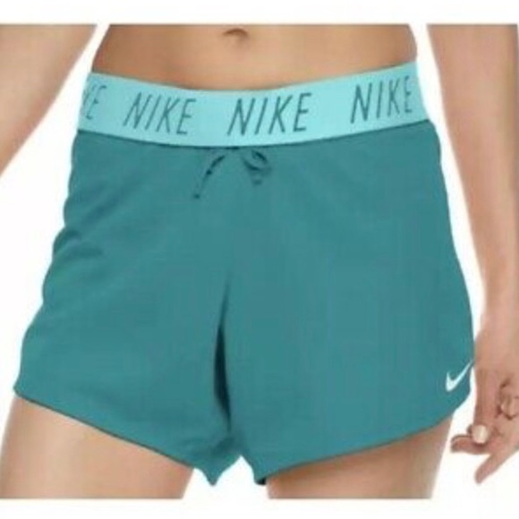 Nike Womens Dry Attack TR5 Training Shorts Dry-Fit